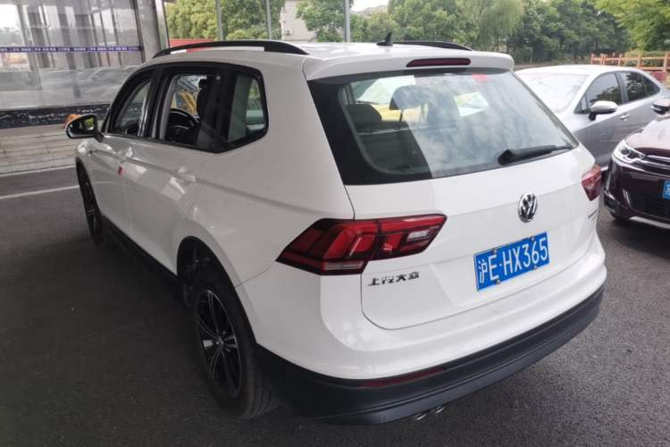Used Volkswagen Tiguan L 2020 330TSI Automatic Two-Wheel Drive Luxury Edition China VI Standard Rear Left 45 Deg