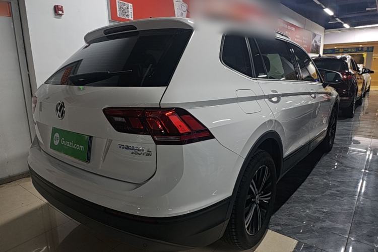 Used Volkswagen Tiguan L 2020 330TSI Automatic Two-Wheel Drive Luxury Edition China VI Standard Rear Right 45 Deg