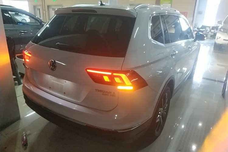 Used Volkswagen Tiguan L 2020 330TSI Automatic Two-Wheel Drive Smart Luxury Edition China VI Standard Rear Right 45 Deg