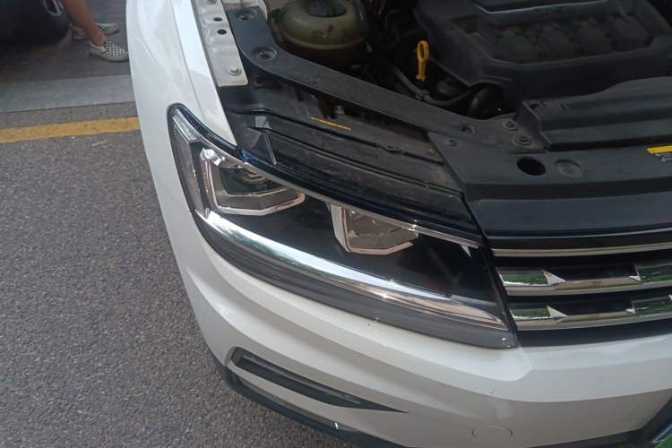 Used Volkswagen Tiguan L 2020 330TSI Automatic Two-Wheel Drive Panoramic Comfort Edition China VI Standard Right Front Headlight