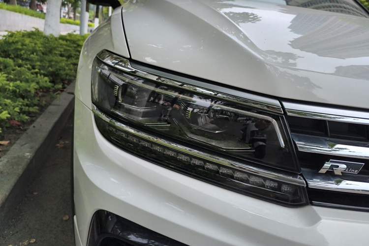 Used Volkswagen Tiguan L 2020 330TSI Automatic Two-Wheel Drive R-Line Flagship Version China VI Standard Right Front Headlight