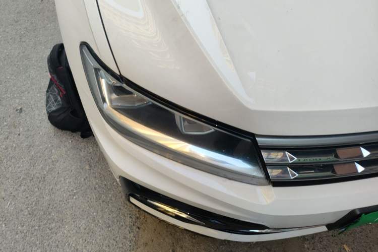 Used Volkswagen Tiguan L 2020 330TSI Automatic Two-Wheel Drive R-Line Flagship Version China VI Standard Right Front Headlight