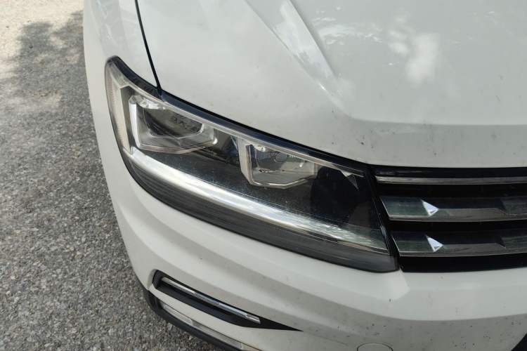 Used Volkswagen Tiguan L 2020 330TSI Automatic Two-Wheel Drive Panoramic Comfort Edition China VI Standard Right Front Headlight