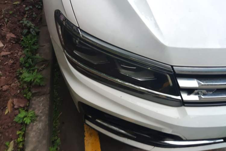 Used Volkswagen Tiguan L 2020 330TSI Automatic Two-Wheel Drive R-Line Flagship Version China VI Standard Right Front Headlight