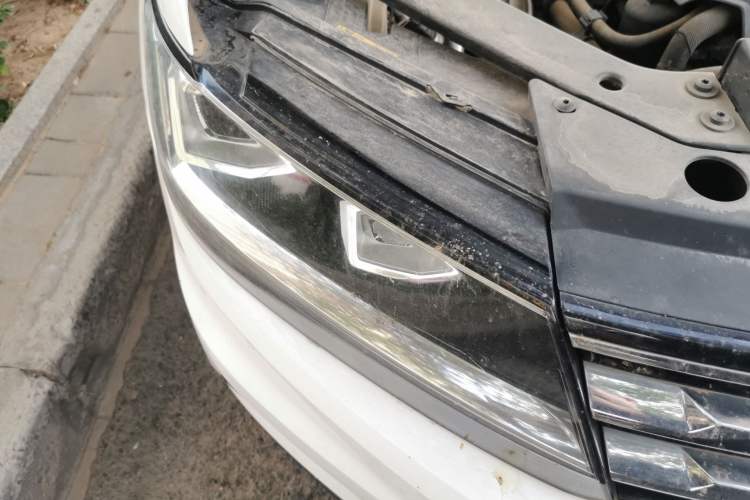 Used Volkswagen Tiguan L 2020 330TSI Automatic Two-Wheel Drive Luxury Edition China VI Standard Right Front Headlight