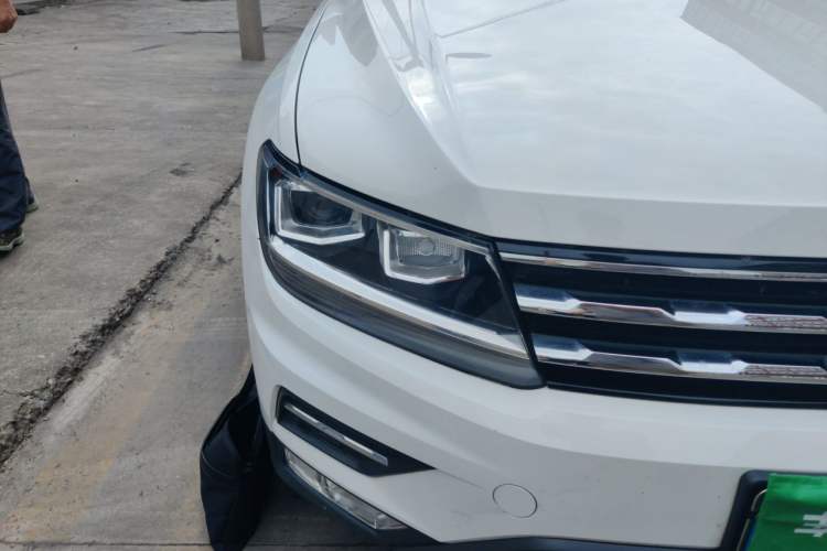 Used Volkswagen Tiguan L 2020 330TSI Automatic Two-Wheel Drive Smart Luxury Edition China VI Standard Right Front Headlight