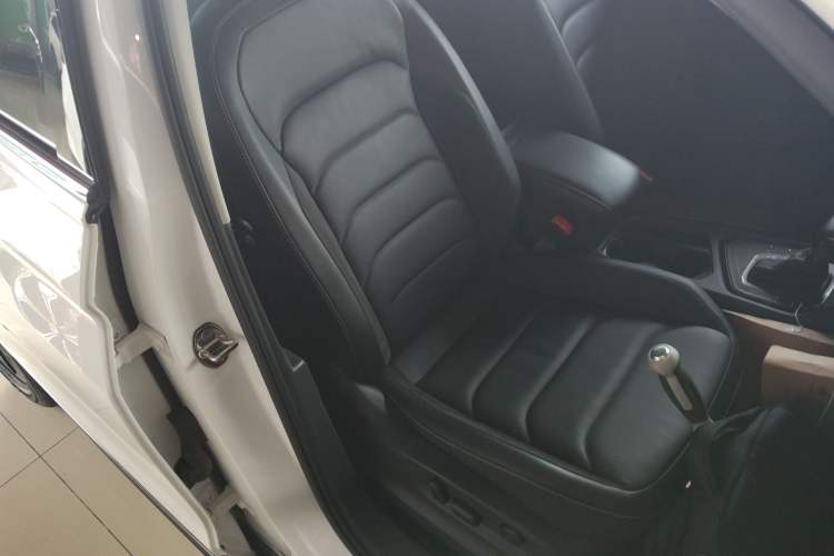 Used Volkswagen Tiguan L 2020 330TSI Automatic Two-Wheel Drive Panoramic Comfort Edition China VI Standard Right Front Seat