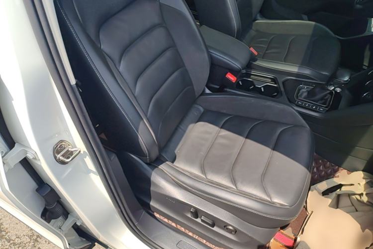 Used Volkswagen Tiguan L 2020 330TSI Automatic Two-Wheel Drive Smart Luxury Edition China VI Standard Right Front Seat