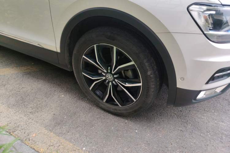 Used Volkswagen Tiguan L 2020 330TSI Automatic Two-Wheel Drive Smart Luxury Edition China VI Standard Right Front Wheel Hub