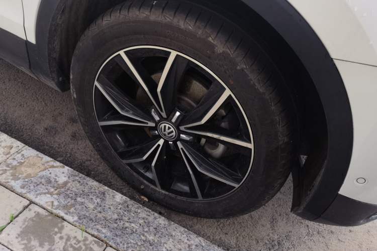 Used Volkswagen Tiguan L 2020 330TSI Automatic Two-Wheel Drive Smart Luxury Edition China VI Standard Right Front Wheel Hub