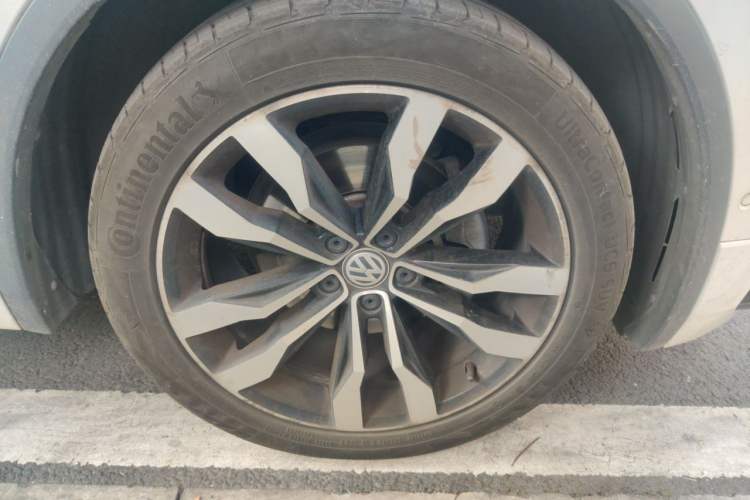 Used Volkswagen Tiguan L 2020 330TSI Automatic Two-Wheel Drive R-Line Flagship Version China VI Standard Right Front Wheel Hub