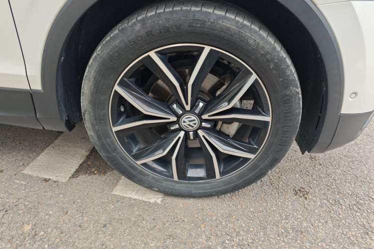 Used Volkswagen Tiguan L 2020 330TSI Automatic Two-Wheel Drive Smart Luxury Edition China VI Standard Right Front Wheel Hub