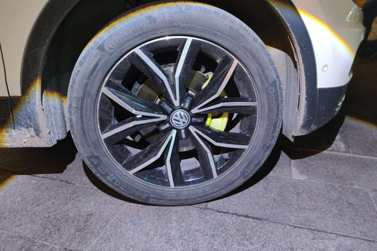 Used Volkswagen Tiguan L 2020 330TSI Automatic Two-Wheel Drive Smart Luxury Edition China VI Standard Right Front Wheel Hub