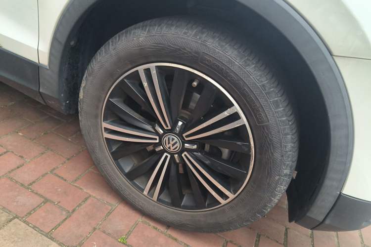 Used Volkswagen Tiguan L 2020 330TSI Automatic Two-Wheel Drive Panoramic Comfort Edition China VI Standard Right Front Wheel Hub