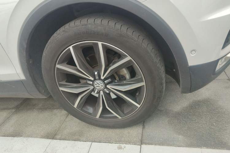 Used Volkswagen Tiguan L 2020 330TSI Automatic Two-Wheel Drive Smart Luxury Edition China VI Standard Right Front Wheel Hub
