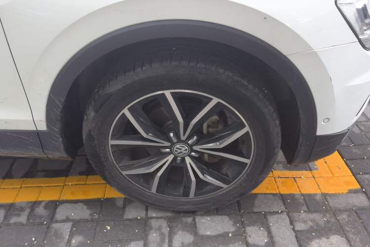Used Volkswagen Tiguan L 2020 330TSI Automatic Two-Wheel Drive Smart Luxury Edition China VI Standard Right Front Wheel Hub