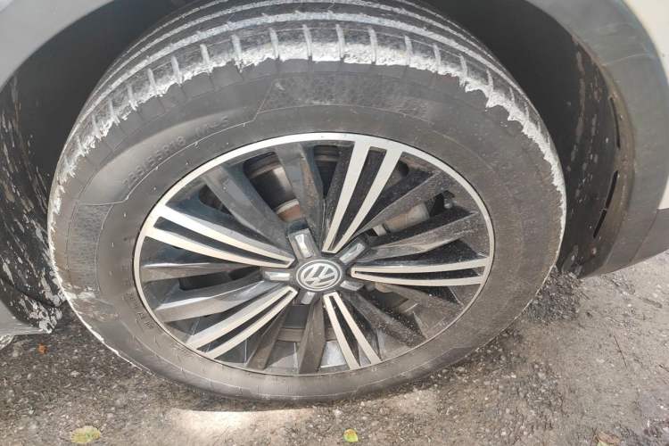 Used Volkswagen Tiguan L 2020 330TSI Automatic Two-Wheel Drive Panoramic Comfort Edition China VI Standard Right Front Wheel Hub