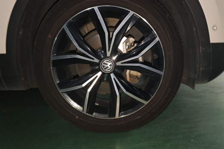 Used Volkswagen Tiguan L 2020 330TSI Automatic Two-Wheel Drive Smart Luxury Edition China VI Standard Right Front Wheel Hub