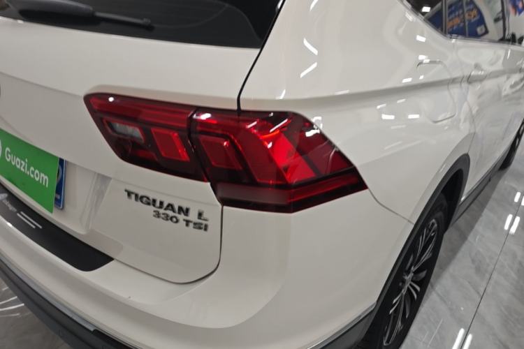 Used Volkswagen Tiguan L 2020 330TSI Automatic Two-Wheel Drive Panoramic Comfort Edition China VI Standard Right Rear Taillight