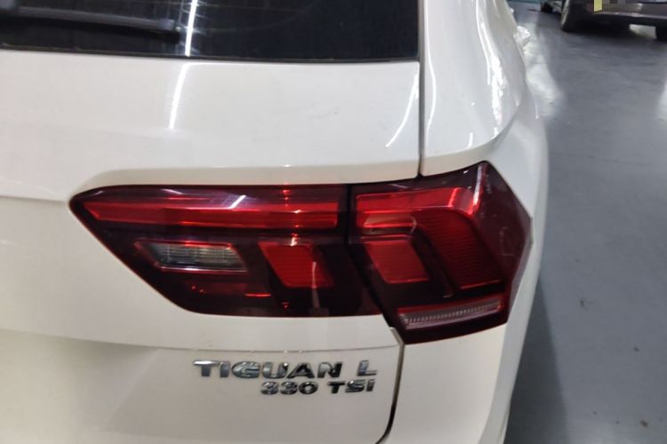 Used Volkswagen Tiguan L 2020 330TSI Automatic Two-Wheel Drive Panoramic Comfort Edition China VI Standard Right Rear Taillight
