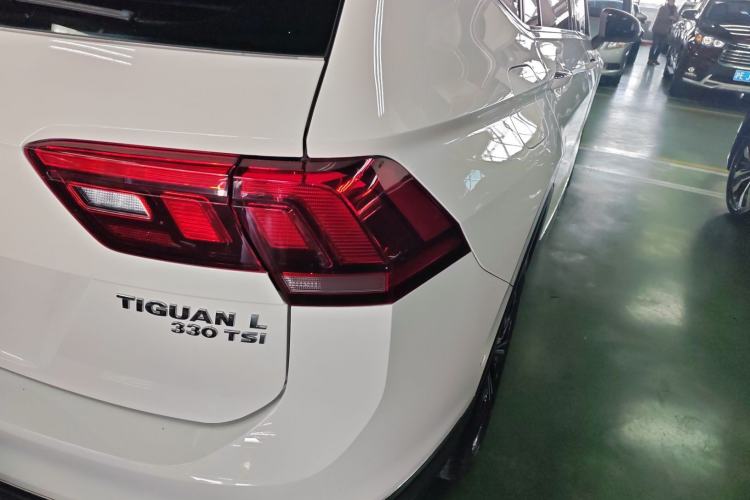 Used Volkswagen Tiguan L 2020 330TSI Automatic Two-Wheel Drive Smart Luxury Edition China VI Standard Right Rear Taillight
