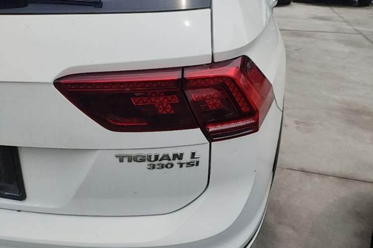 Used Volkswagen Tiguan L 2020 330TSI Automatic Two-Wheel Drive R-Line Flagship Version China VI Standard Right Rear Taillight
