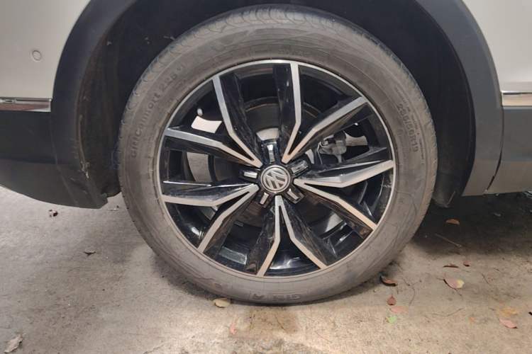 Used Volkswagen Tiguan L 2020 330TSI Automatic Two-Wheel Drive Smart Luxury Edition China VI Standard Right Rear Wheel Hub