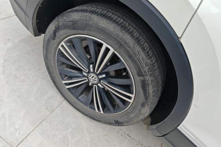 Used Volkswagen Tiguan L 2020 330TSI Automatic Two-Wheel Drive Panoramic Comfort Edition China VI Standard Right Rear Wheel Hub