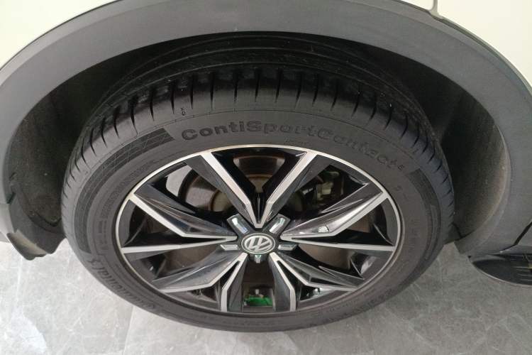 Used Volkswagen Tiguan L 2020 330TSI Automatic Two-Wheel Drive Smart Luxury Edition China VI Standard Right Rear Wheel Hub