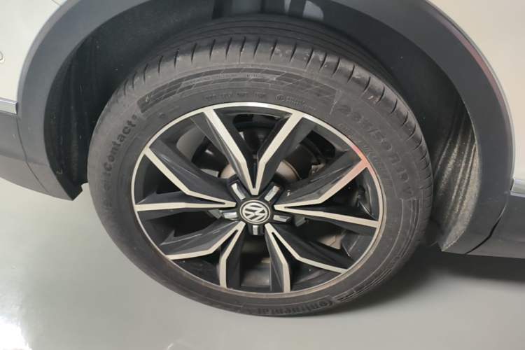 Used Volkswagen Tiguan L 2020 330TSI Automatic Two-Wheel Drive Smart Luxury Edition China VI Standard Right Rear Wheel Hub