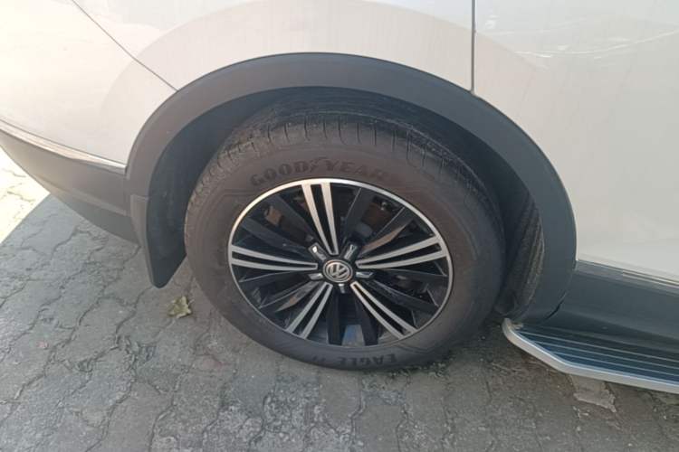 Used Volkswagen Tiguan L 2020 330TSI Automatic Two-Wheel Drive Panoramic Comfort Edition China VI Standard Right Rear Wheel Hub