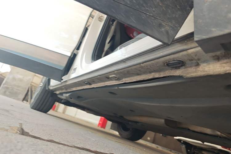 Used Volkswagen Tiguan L 2020 330TSI Automatic Two-Wheel Drive Luxury Edition China VI Standard Right Side Sill