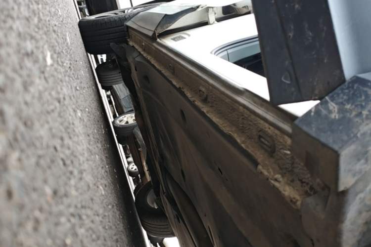 Used Volkswagen Tiguan L 2020 330TSI Automatic Two-Wheel Drive Panoramic Comfort Edition China VI Standard Right Side Sill