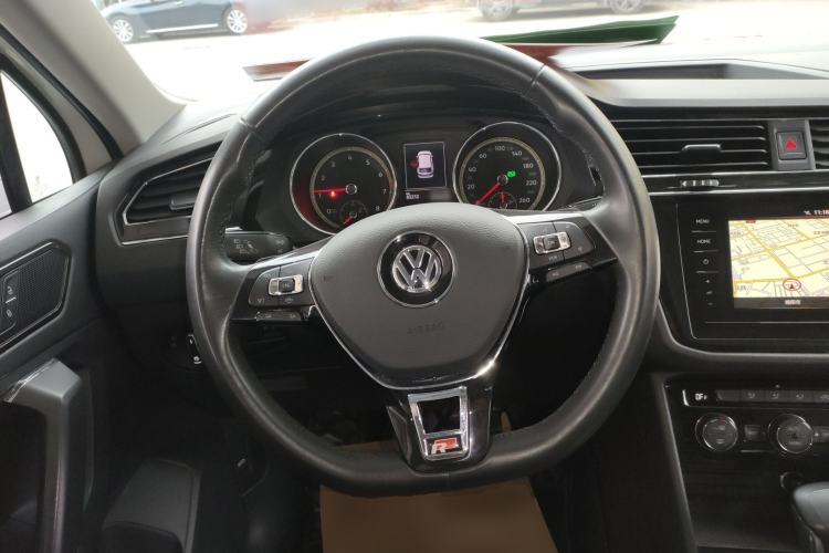 Used Volkswagen Tiguan L 2020 330TSI Automatic Two-Wheel Drive Panoramic Comfort Edition China VI Standard Steering Wheel