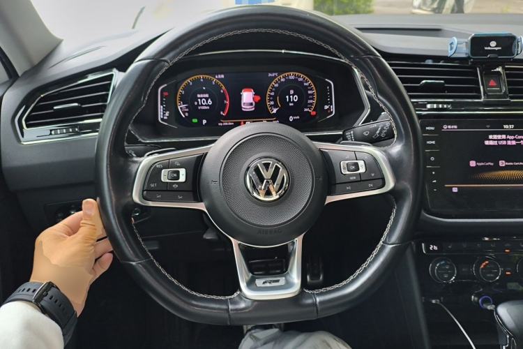 Used Volkswagen Tiguan L 2020 330TSI Automatic Two-Wheel Drive R-Line Flagship Version China VI Standard Steering Wheel