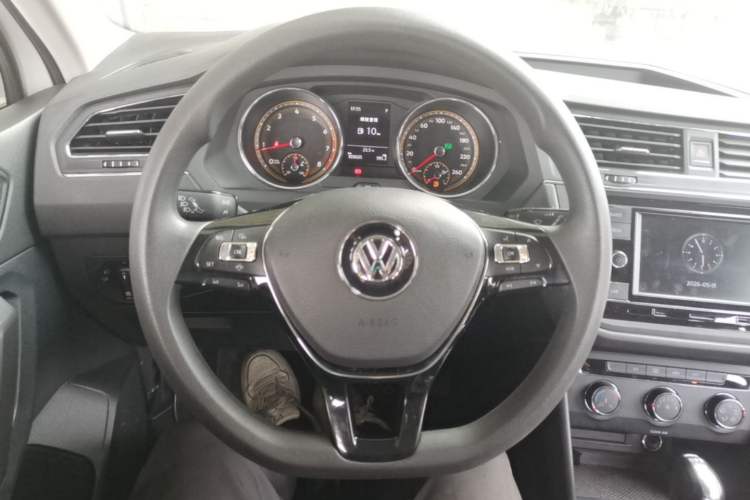 Used Volkswagen Tiguan L 2020 330TSI Automatic Two-Wheel Drive Luxury Edition China VI Standard Steering Wheel