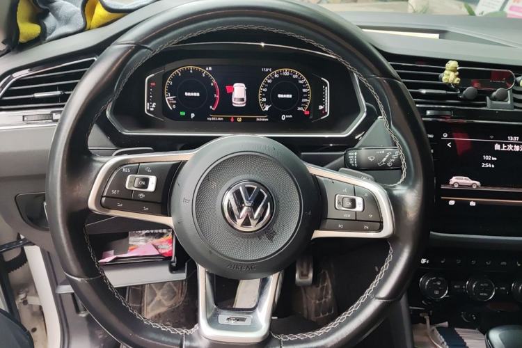 Used Volkswagen Tiguan L 2020 330TSI Automatic Two-Wheel Drive R-Line Flagship Version China VI Standard Steering Wheel