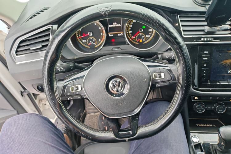 Used Volkswagen Tiguan L 2020 330TSI Automatic Two-Wheel Drive Panoramic Comfort Edition China VI Standard Steering Wheel
