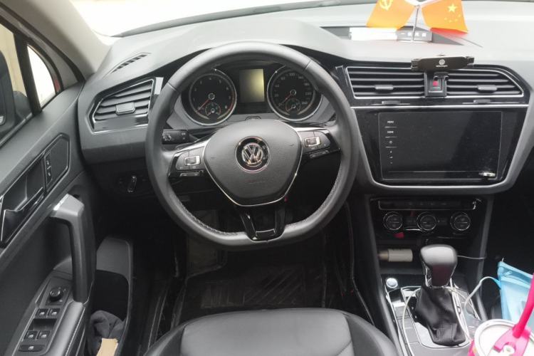 Used Volkswagen Tiguan L 2020 330TSI Automatic Two-Wheel Drive Panoramic Comfort Edition China VI Standard Steering Wheel