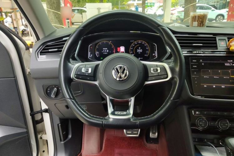 Used Volkswagen Tiguan L 2020 330TSI Automatic Two-Wheel Drive R-Line Flagship Version China VI Standard Steering Wheel