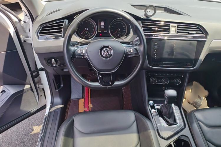 Used Volkswagen Tiguan L 2020 330TSI Automatic Two-Wheel Drive Smart Luxury Edition China VI Standard Steering Wheel