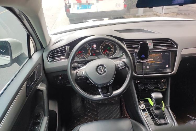 Used Volkswagen Tiguan L 2020 330TSI Automatic Two-Wheel Drive Panoramic Comfort Edition China VI Standard Steering Wheel