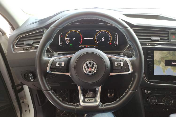 Used Volkswagen Tiguan L 2020 330TSI Automatic Two-Wheel Drive R-Line Flagship Version China VI Standard Steering Wheel