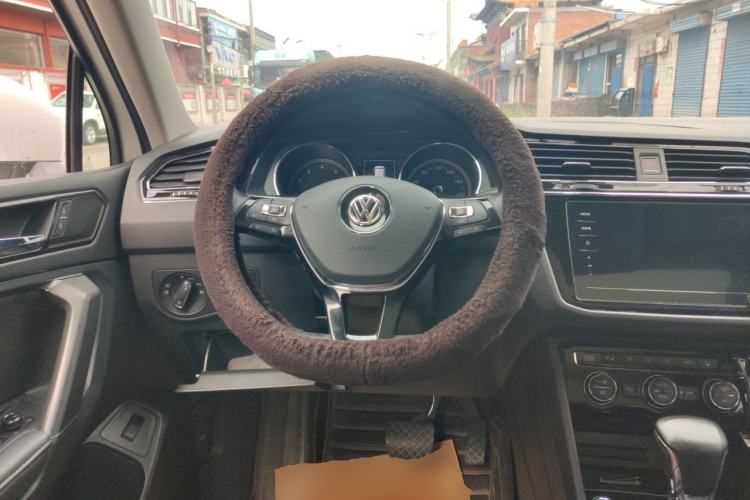 Used Volkswagen Tiguan L 2020 330TSI Automatic Two-Wheel Drive Smart Luxury Edition China VI Standard Steering Wheel