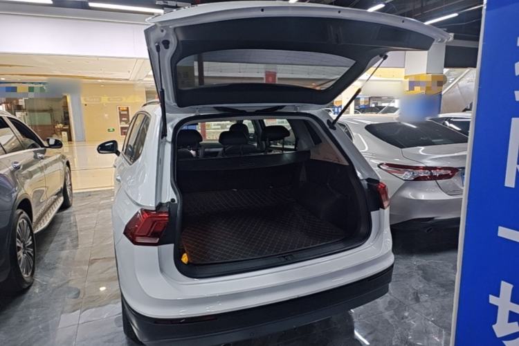 Used Volkswagen Tiguan L 2020 330TSI Automatic Two-Wheel Drive Luxury Edition China VI Standard Trunk