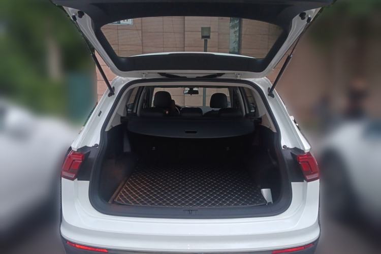 Used Volkswagen Tiguan L 2020 330TSI Automatic Two-Wheel Drive Panoramic Comfort Edition China VI Standard Trunk