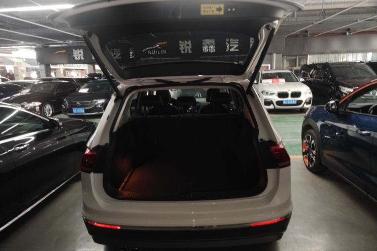 Used Volkswagen Tiguan L 2020 330TSI Automatic Two-Wheel Drive Smart Luxury Edition China VI Standard Trunk