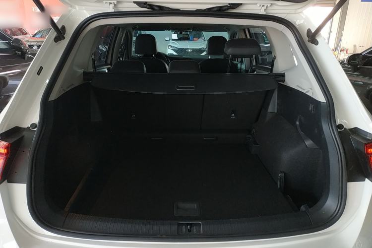 Used Volkswagen Tiguan L 2020 330TSI Automatic Two-Wheel Drive Panoramic Comfort Edition China VI Standard Trunk