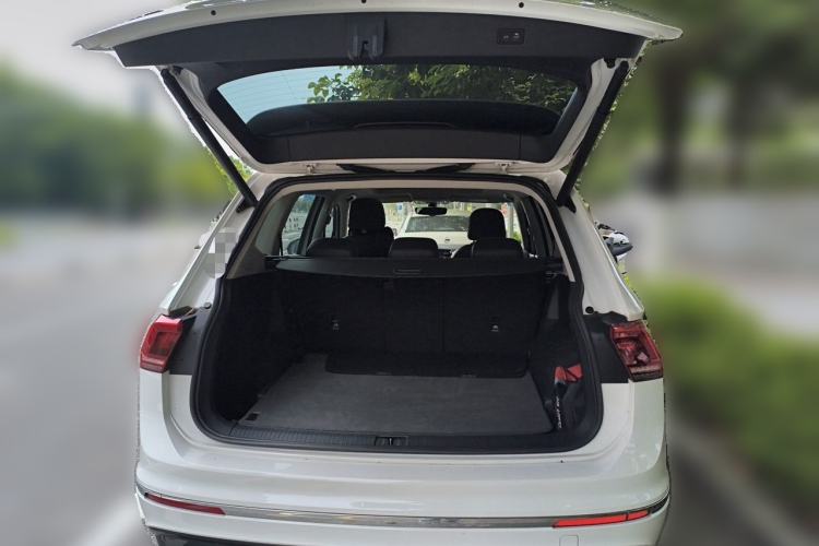 Used Volkswagen Tiguan L 2020 330TSI Automatic Two-Wheel Drive R-Line Flagship Version China VI Standard Trunk