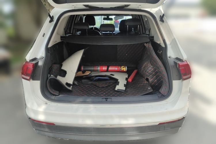 Used Volkswagen Tiguan L 2020 330TSI Automatic Two-Wheel Drive Panoramic Comfort Edition China VI Standard Trunk